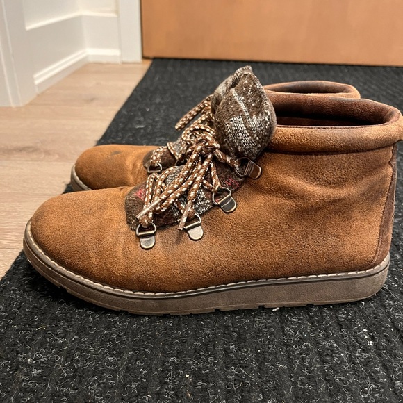 Bob’s (Sketchers) Women’s Boots - Picture 3 of 5